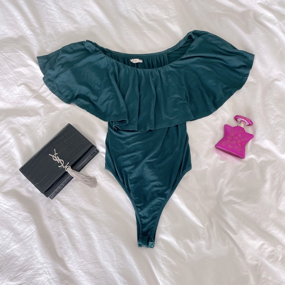 Hummingbird Quinn Off the Shoulder Bodysuit in Dark Green Sz Small